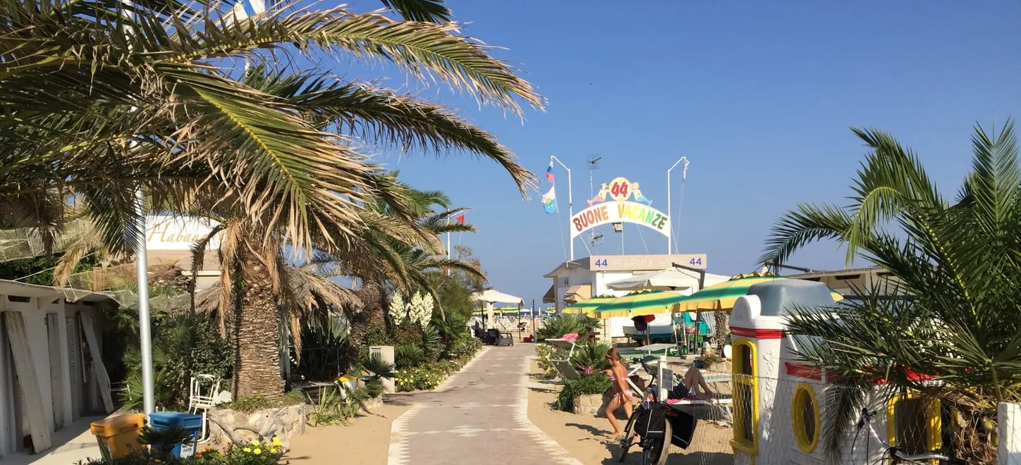 Bagno 44 — la nostra spiaggia — Hotel La Dolce Vita Rimini